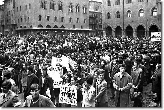 Clicca per scorrere le foto originali ingrandite