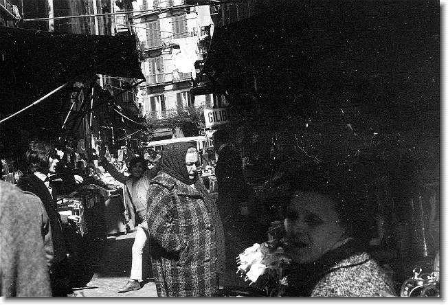 Clicca per scorrere le foto originali ingrandite