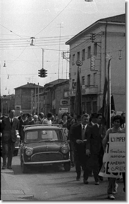 Clicca per scorrere le foto originali ingrandite