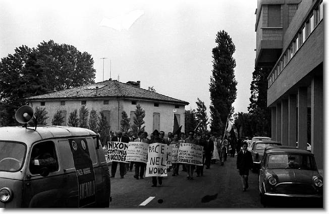 Clicca per scorrere le foto originali ingrandite