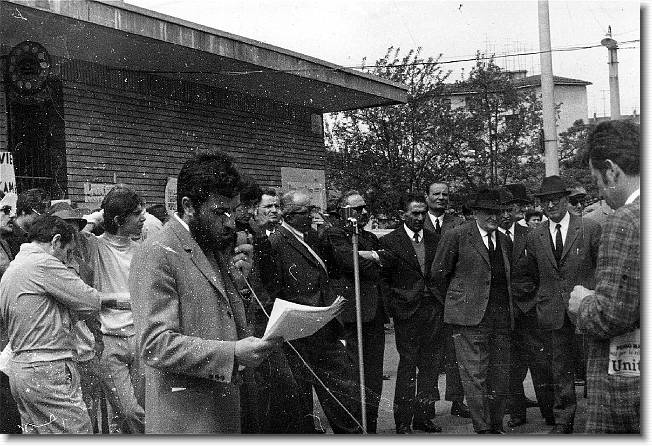 Clicca per scorrere le foto originali ingrandite