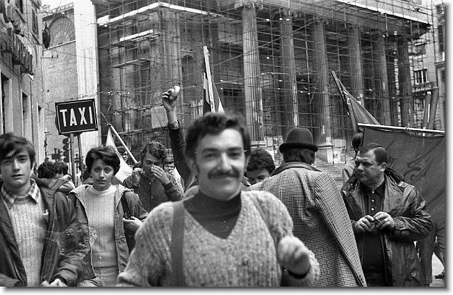 Clicca per scorrere le foto originali ingrandite