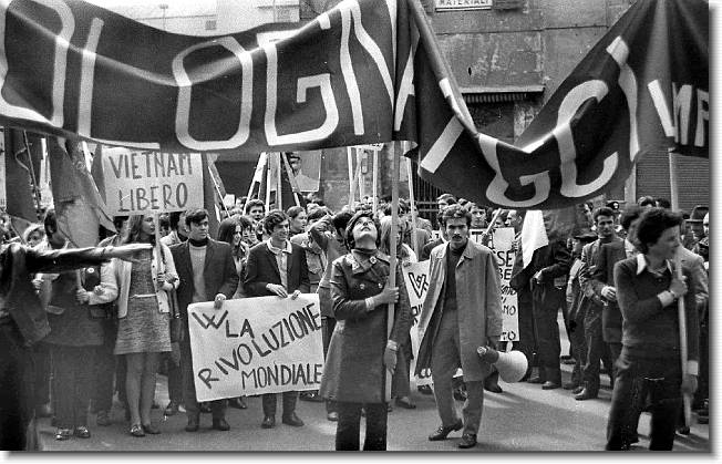 Clicca per scorrere le foto originali ingrandite