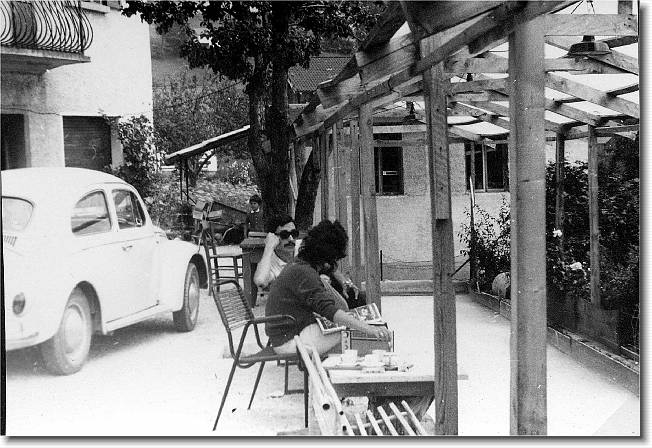 Clicca per scorrere le foto originali ingrandite