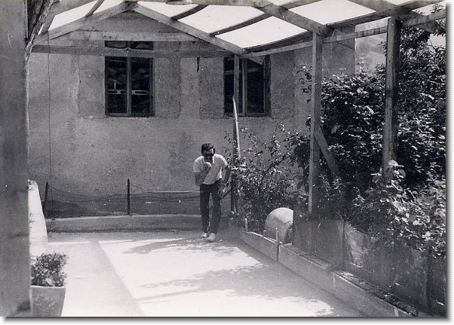 Clicca per scorrere le foto originali ingrandite