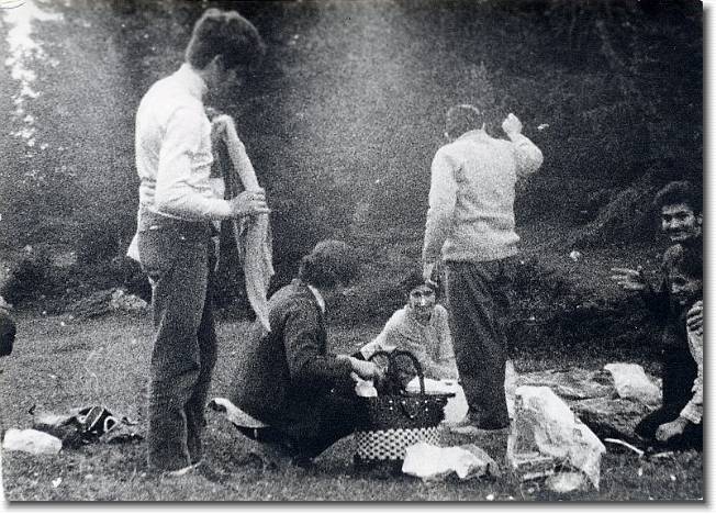 Clicca per scorrere le foto originali ingrandite