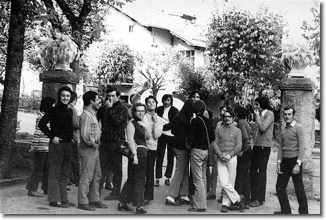 Clicca per scorrere le foto originali ingrandite