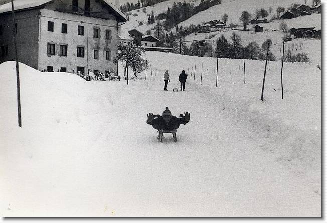 Clicca per scorrere le foto originali ingrandite