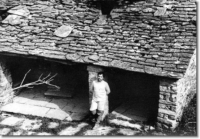 Clicca per scorrere le foto originali ingrandite