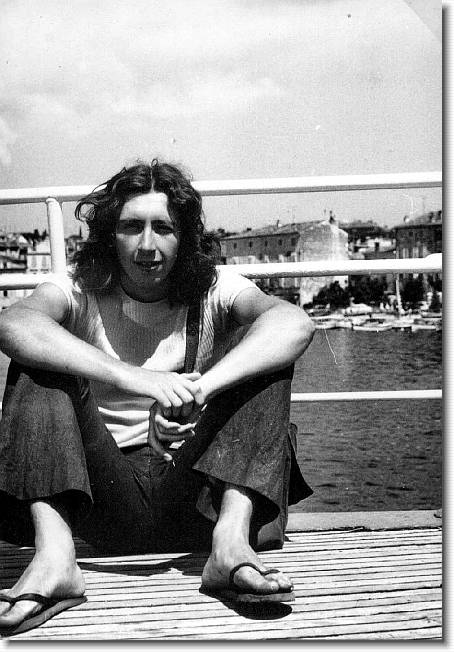 Clicca per scorrere le foto originali ingrandite