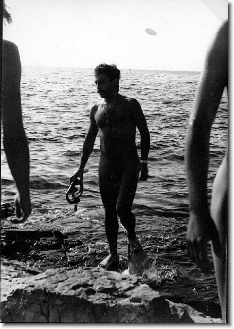 Clicca per scorrere le foto originali ingrandite