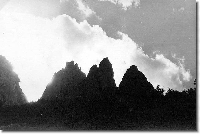 Clicca per scorrere le foto originali ingrandite