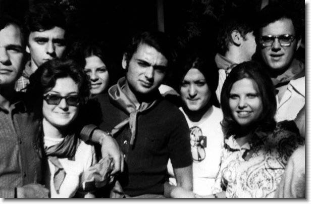 Clicca per scorrere le foto originali ingrandite