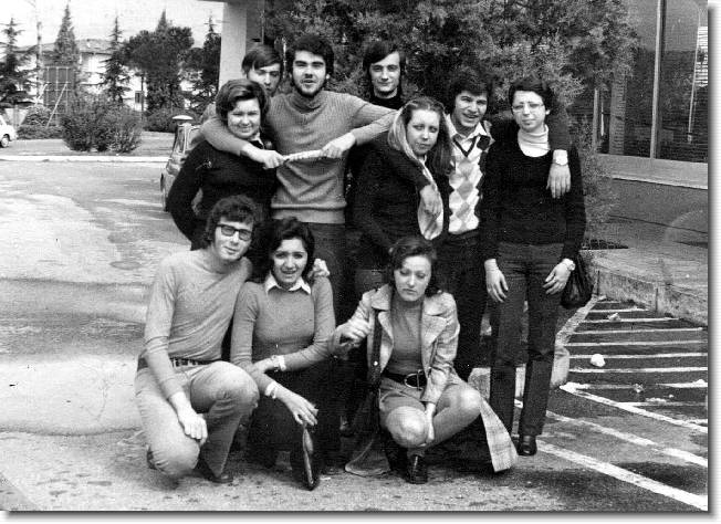 Clicca per scorrere le foto originali ingrandite