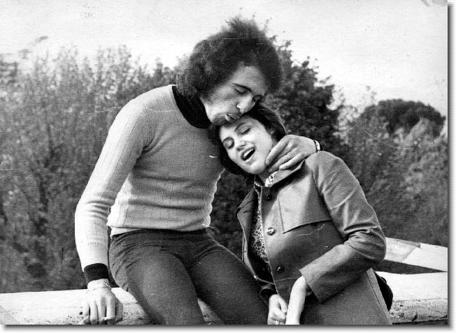 Clicca per scorrere le foto originali ingrandite