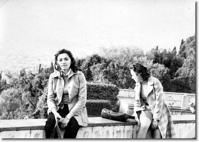 Clicca per scorrere le foto originali ingrandite