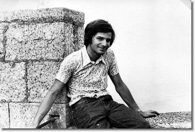 Clicca per scorrere le foto originali ingrandite
