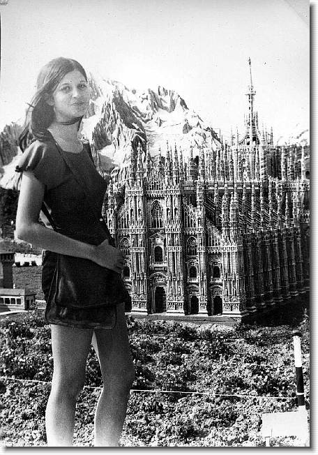 Clicca per scorrere le foto originali ingrandite