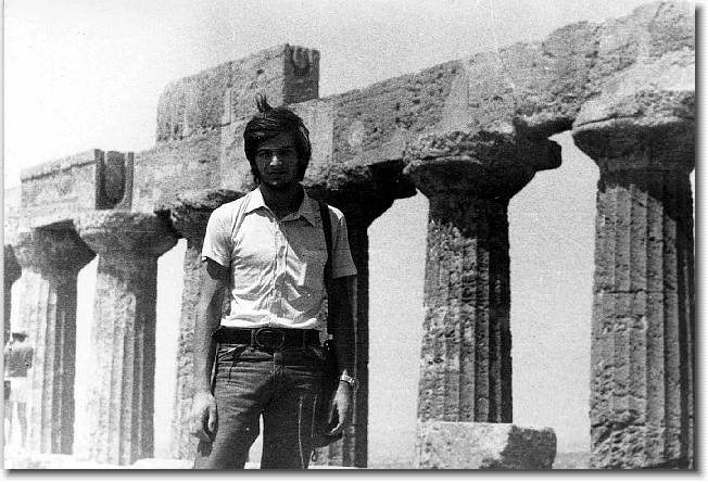 Clicca per scorrere le foto originali ingrandite