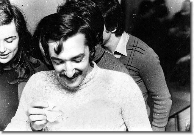 Clicca per scorrere le foto originali ingrandite
