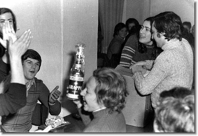 Clicca per scorrere le foto originali ingrandite