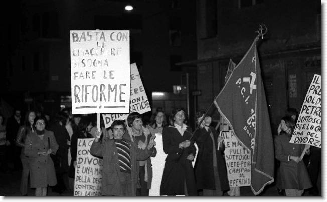 Clicca per scorrere le foto originali ingrandite