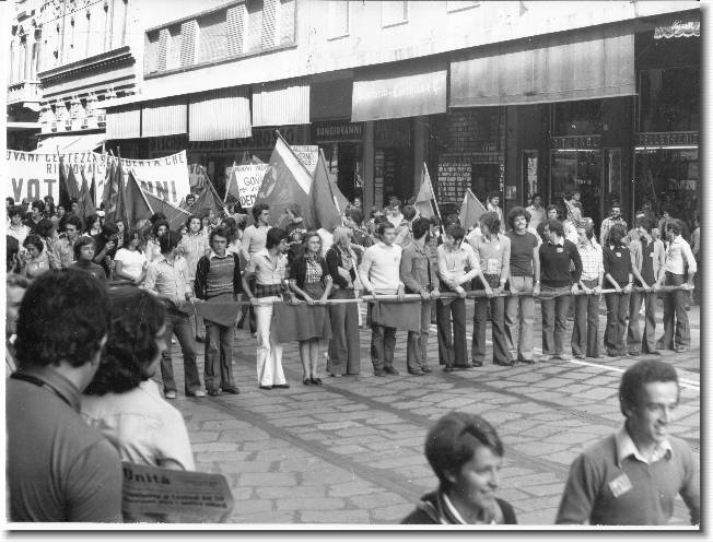 Clicca per scorrere le foto originali ingrandite