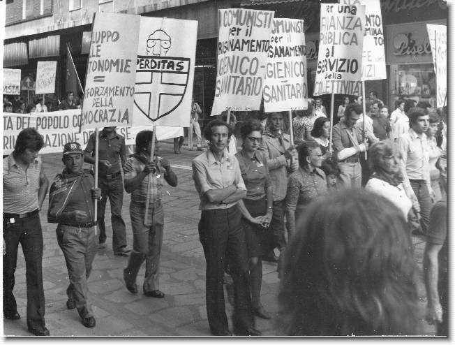 Clicca per scorrere le foto originali ingrandite
