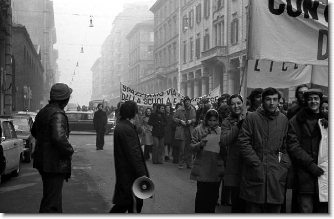 Clicca per scorrere le foto originali ingrandite