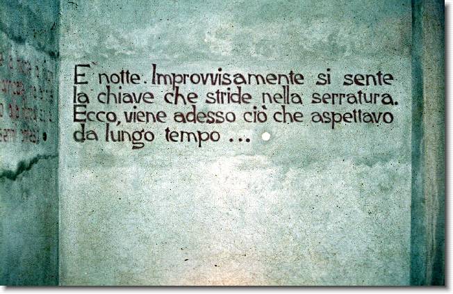 Clicca per scorrere le foto originali ingrandite
