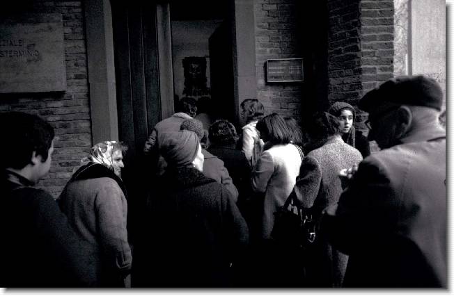 Clicca per scorrere le foto originali ingrandite
