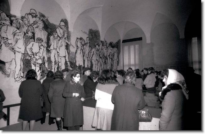 Clicca per scorrere le foto originali ingrandite