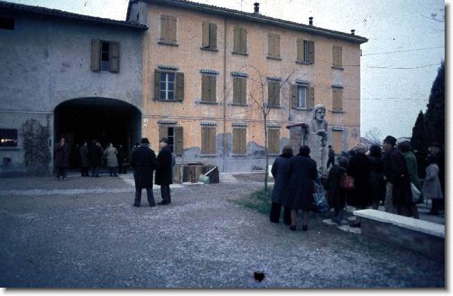 Clicca per scorrere le foto originali ingrandite