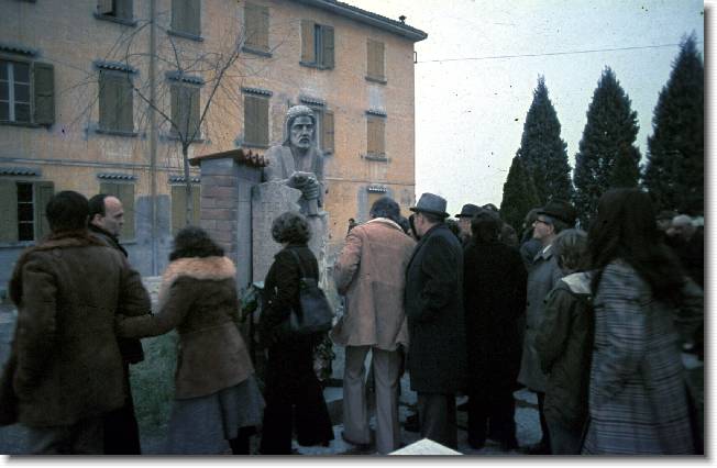 Clicca per scorrere le foto originali ingrandite