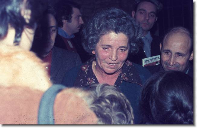 Clicca per scorrere le foto originali ingrandite