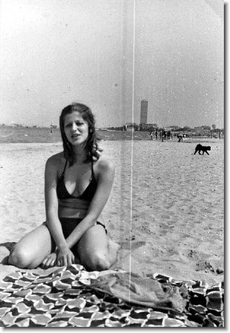 Clicca per scorrere le foto originali ingrandite