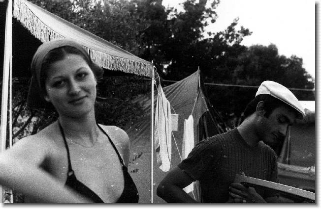 Clicca per scorrere le foto originali ingrandite
