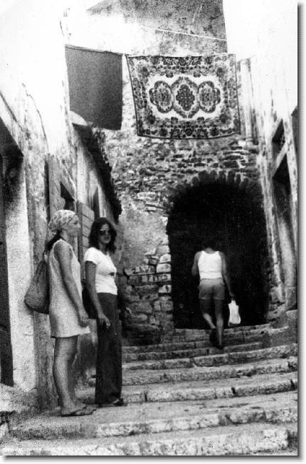 Clicca per scorrere le foto originali ingrandite