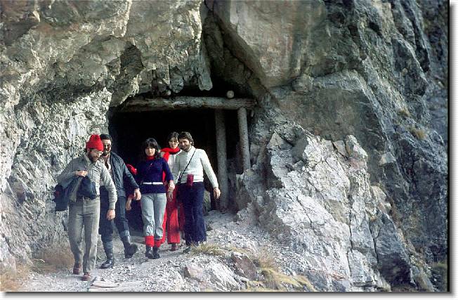 Clicca per scorrere le foto originali ingrandite