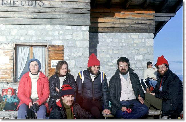 Clicca per scorrere le foto originali ingrandite