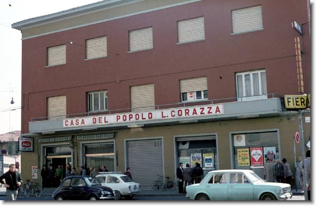 Clicca per scorrere le foto originali ingrandite