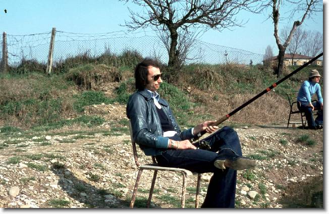 Clicca per scorrere le foto originali ingrandite