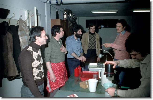 Clicca per scorrere le foto originali ingrandite