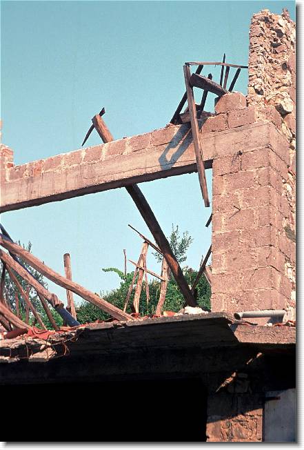 Clicca per scorrere le foto originali ingrandite