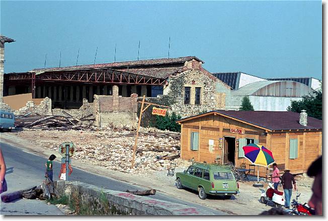 Clicca per scorrere le foto originali ingrandite