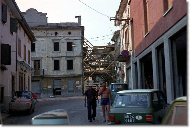 Clicca per scorrere le foto originali ingrandite