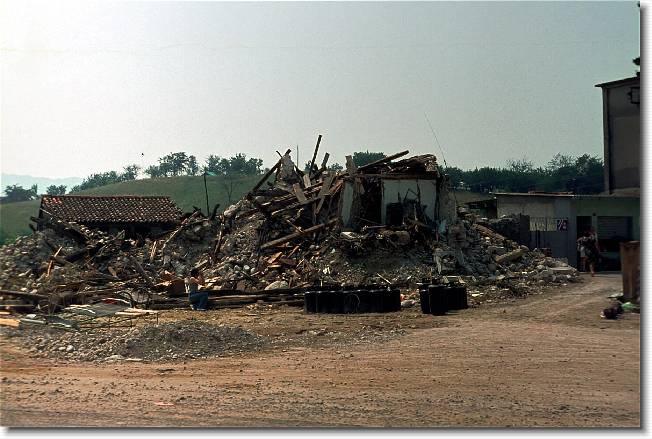 Clicca per scorrere le foto originali ingrandite