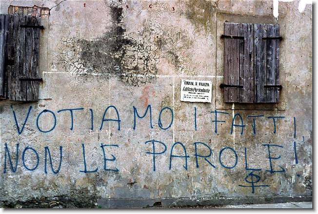 Clicca per scorrere le foto originali ingrandite