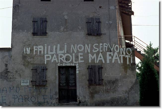 Clicca per scorrere le foto originali ingrandite