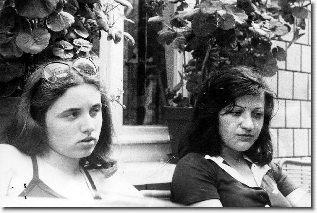 Clicca per scorrere le foto originali ingrandite